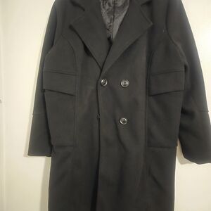 Chouyatou Black Coat